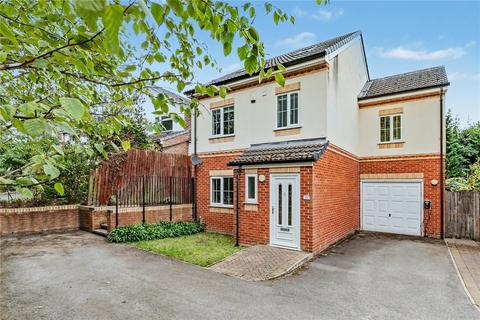4 bed property, in Hall Lane, £600,000
