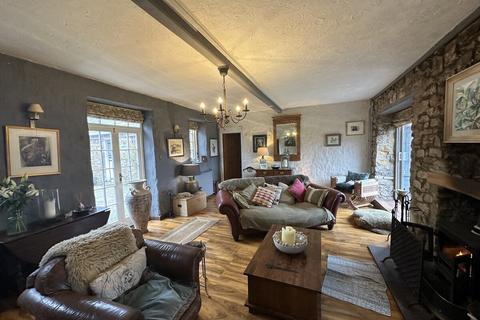 4 bed property, in Brynsiencyn, £875,000