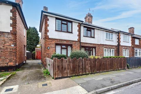 3 bed property, in Hawthorne Avenue, £199,500