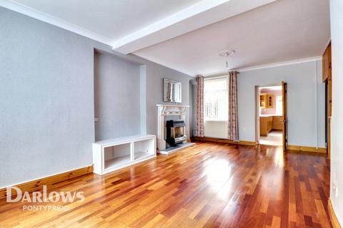 3 bed property, in Arnold Street, £120,000