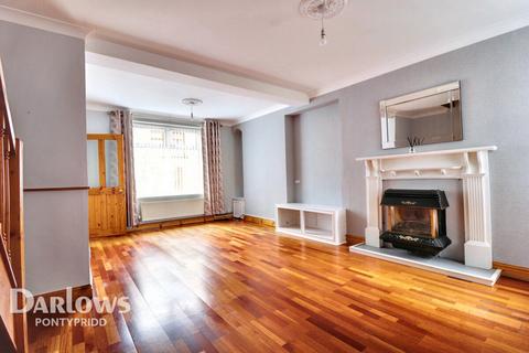 3 bed property, in Arnold Street, £120,000