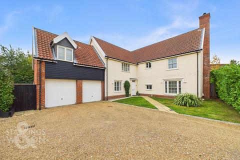 5 bed property, in Christopher Way, £750,000