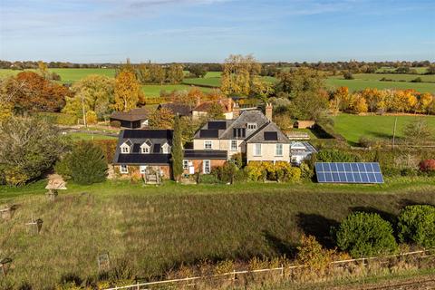 6 bed property, in Cobblers Green, £1,375,000