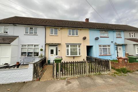 3 bed property, in Dalroy Close, £345,000