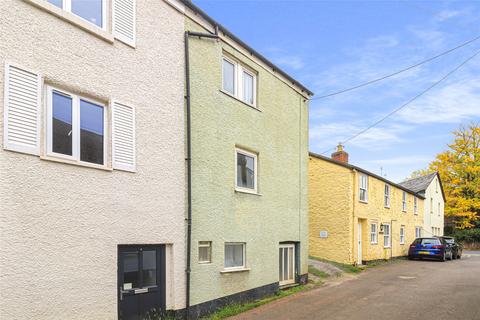 2 bed property, in Turnpike, £170,000