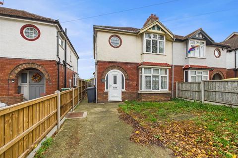 3 bed property, in Tuffley Avenue, £275,000