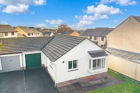 2 bed property, in Fernworthy Gardens, £250,000