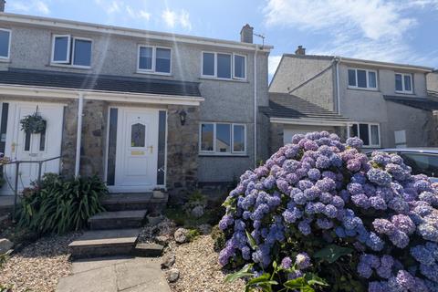 3 bed property, in Hendras Parc, £400,000