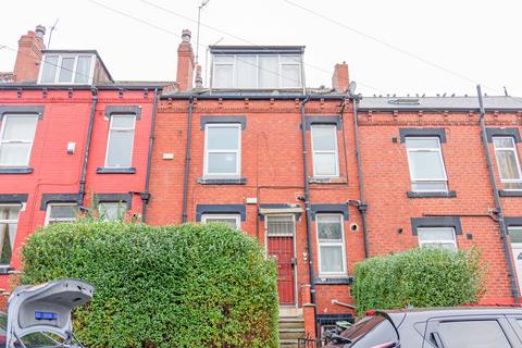 3 bed property, in Harlech Road, £110,000