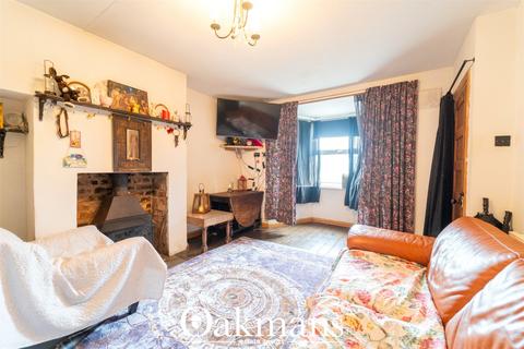 2 bed property, in Pool Farm Road, £235,000