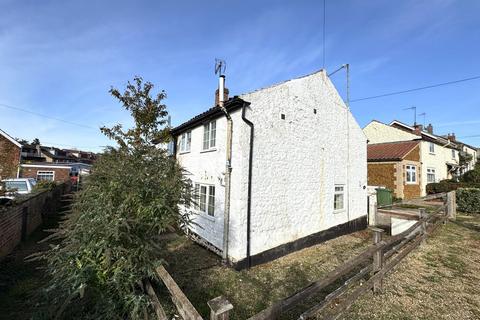 2 bed property, in BLACKBOROUGH END - 2 Bed Period Cottage, £135,000