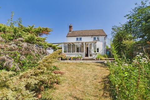3 bed property, in Chapel Lane, £600,000