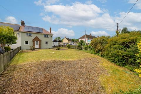 3 bed property, in Church Meadow, £250,000