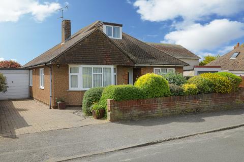 4 bed property, in Kent Gardens, £425,000
