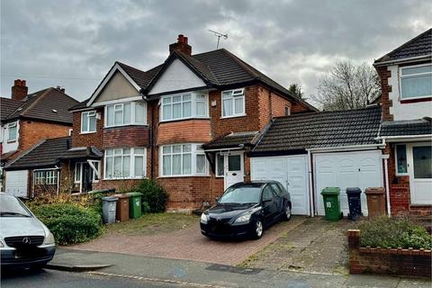 3 bed property, in Greyfort Crescent, £375,000
