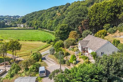 4 bed property, in Weare Giffard, £585,000
