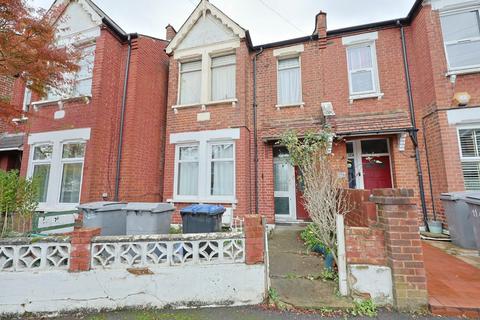 2 bed property, in Deacon Road, £260,000