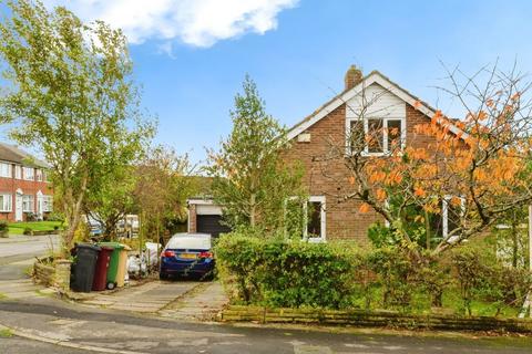 4 bed property, in Pennine Road, £305,000