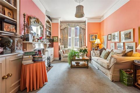 4 bed property, in Swift Street, £1,695,000