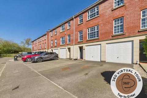 3 bed property, in Eric Drive, £210,000