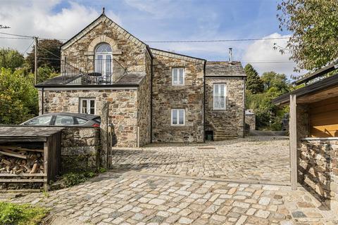 5 bed property, in Middlewood, £650,000