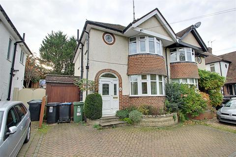 3 bed property, in Ridgeway Close, £475,000