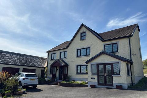 5 bed property, in Cwmann, £445,000