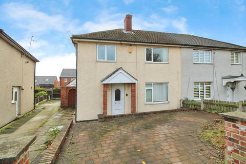 3 bed property, in Elizabeth Drive, £110,000