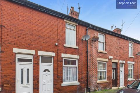 2 bed property, in Jackson Street, £80,000