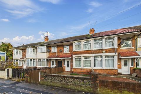 3 bed property, in Spring Bank West, £115,000