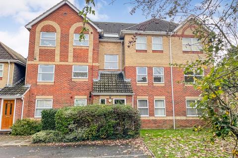 2 bed property, in Tichborne House, £159,950