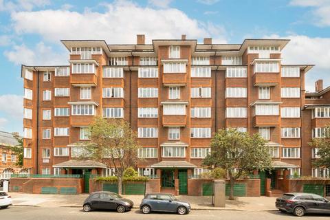 1 bed property, in Lisson Grove, £500,000