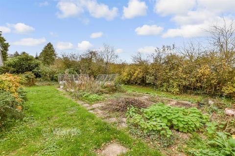 3 bed property, in Perry Court Cottage, £429,500