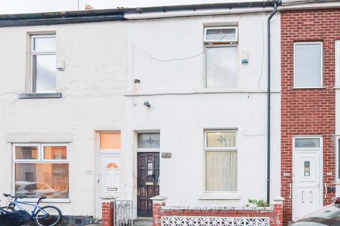 2 bed property, in Kemp Street, £78,400