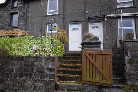 2 bed property, in Pengelli Terrace, £110,000