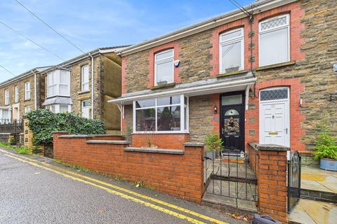 3 bed property, in Alltygrug Road, £230,000