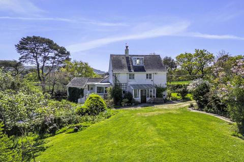 3 bed property, in Shells Lane, £730,000