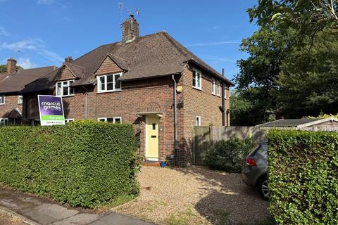 3 bed property, in Longacre Crescent, £495,000