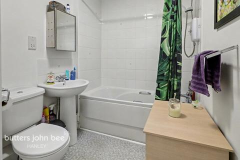 2 bed property, in Doulton Grove, £75,000