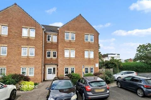 2 bed property, in Doulton Grove, £75,000