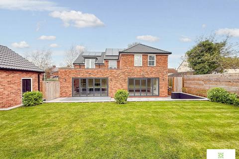 5 bed property, in Hemlington Road, £685,000