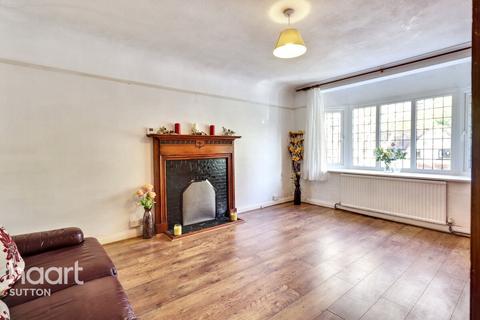 1 bed property, in Westmead Corner, £500,000