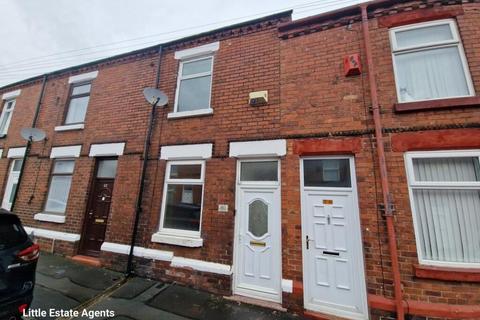 2 bed property, in Exeter Street, £112,000