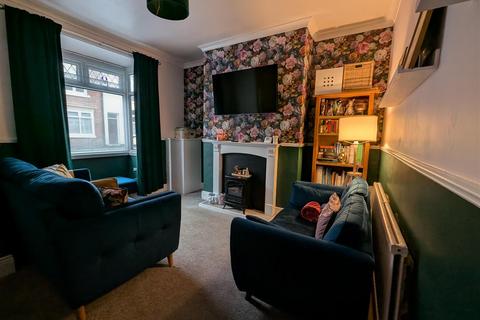 2 bed property, in Harrison Terrace, £107,500