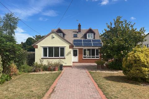 4 bed property, in The Drive, £499,950