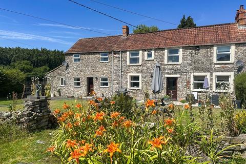 5 bed property, in Stichings Shord Lane, £775,000
