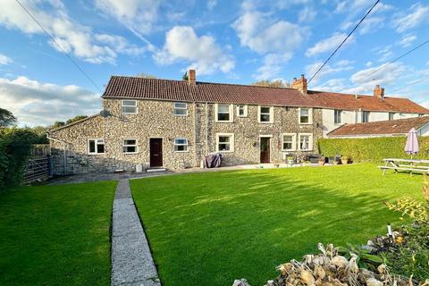 5 bed property, in Stichings Shord Lane, £799,000
