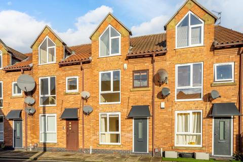 1 bed property, in Escrick Street, £140,000