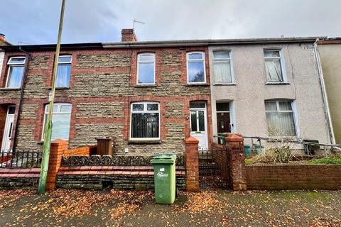 4 bed property, in Islwyn Terrace, £160,000