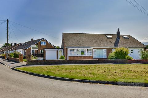 2 bed property, in Westfield Drive, £289,950